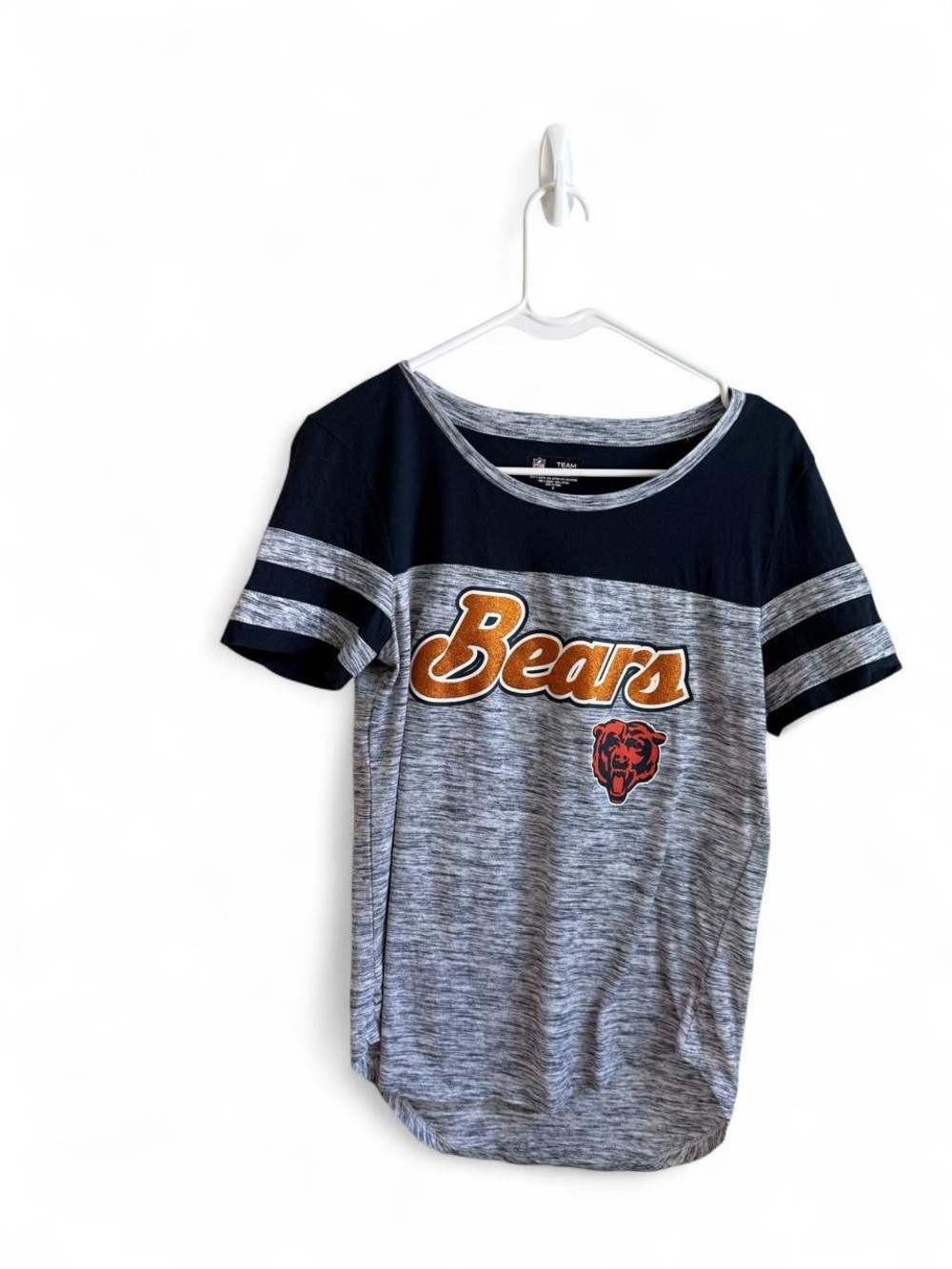 NFL New Era Chicago Bears Glitter Gel T-Shirt - Picture 2 of 8
